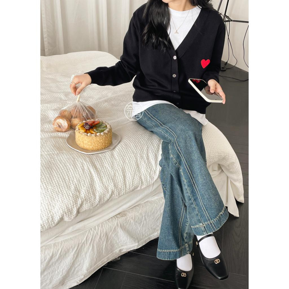 奈看服飾/早秋~可愛小愛心中等厚度軟呼呼三色開衫 百搭款-細節圖7