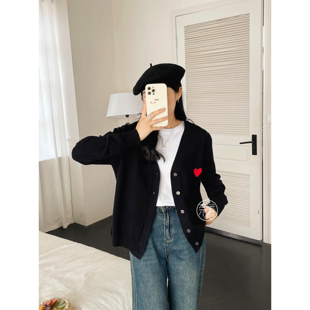 奈看服飾/早秋~可愛小愛心中等厚度軟呼呼三色開衫 百搭款-細節圖8