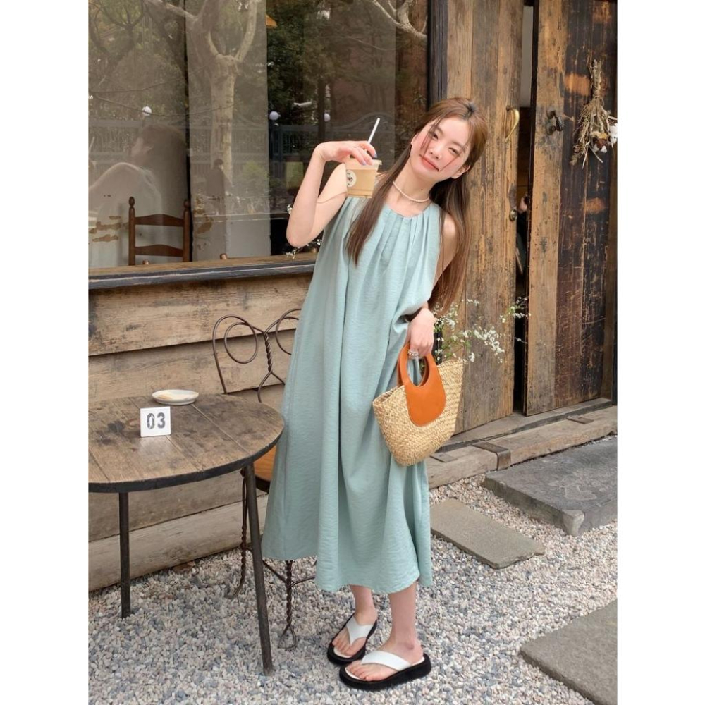 奈看服飾/唯美氣質必買款 美翻baby藍掛脖洋裝裙 度假休閒裙-細節圖5