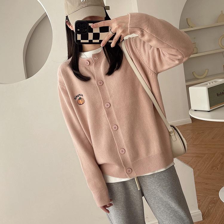 奈看服飾/ 每一色都漂亮的可愛刺繡南瓜字母毛衣外套 韓風百搭款 女孩必備-細節圖3