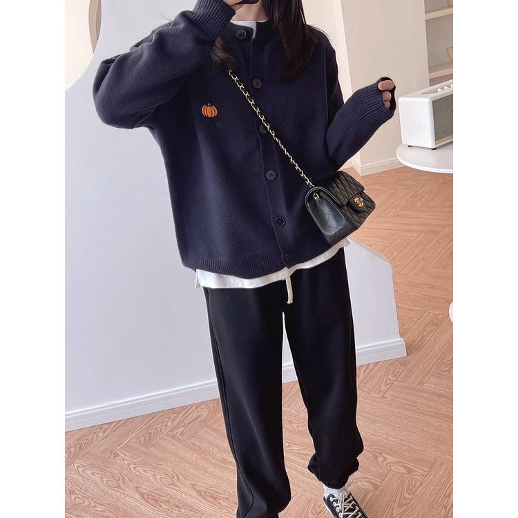 奈看服飾/ 每一色都漂亮的可愛刺繡南瓜字母毛衣外套 韓風百搭款 女孩必備-細節圖7