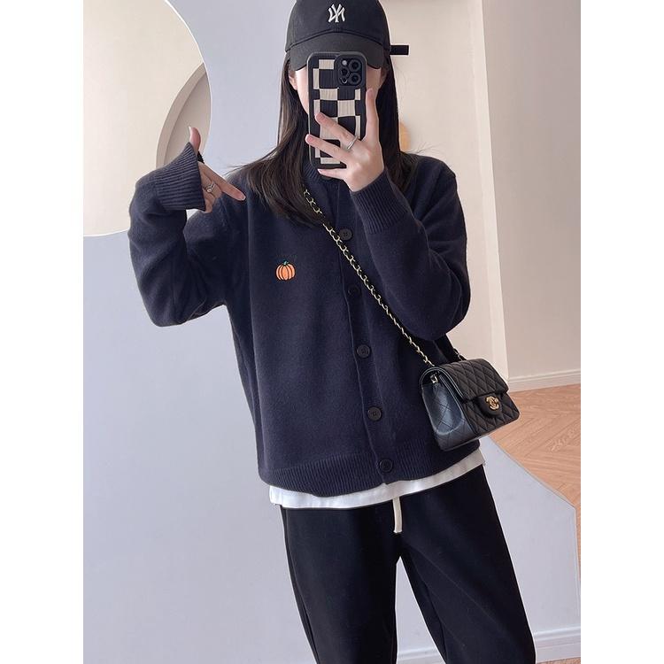 奈看服飾/ 每一色都漂亮的可愛刺繡南瓜字母毛衣外套 韓風百搭款 女孩必備-細節圖9