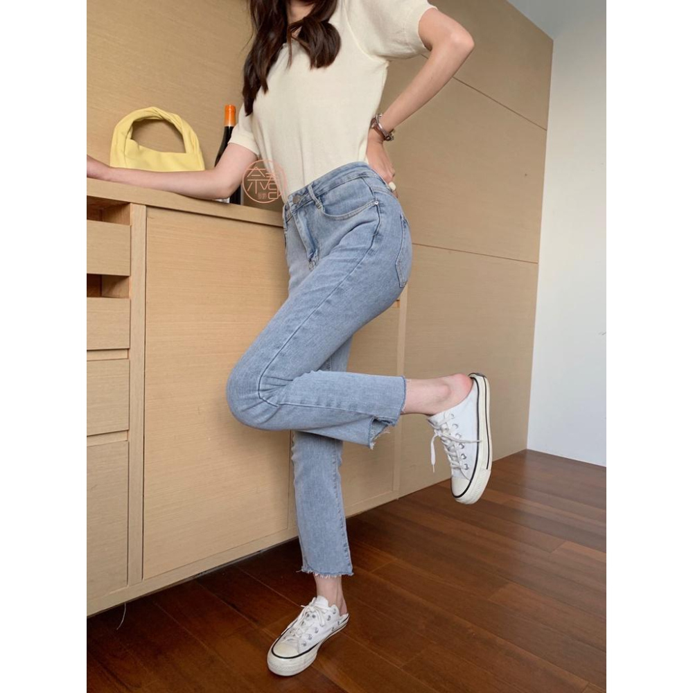 奈看服飾/快速出~灰藍調適合夏天薄款牛仔布微剪褲腳牛仔褲 9分款-細節圖7
