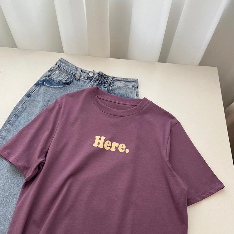 奈看服飾/Here絨面字母冰絲有彈性棉質韓風棉質好看Tee 二色可選 紫色/白色-細節圖6