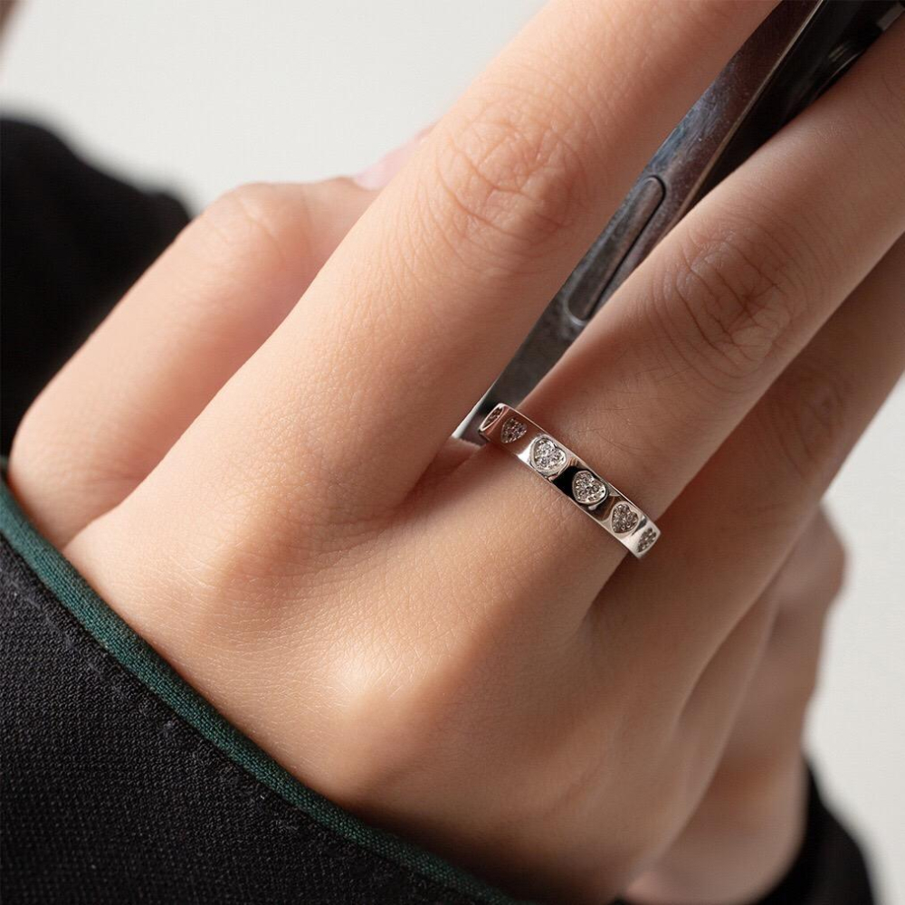 《真愛鍊Cherish 》S925純銀戒指  鑲嵌精美鋯石 愛心樣式的鋯石設計  兩個顏色都可以選擇 寬版的樣式-細節圖5