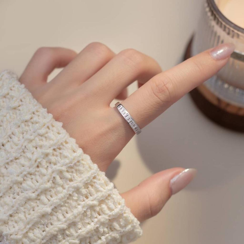 《真愛鍊Cherish 》S925純銀戒指  鑲嵌排鑽鋯石真的很閃 貴氣 時尚  流行 好搭配-細節圖4