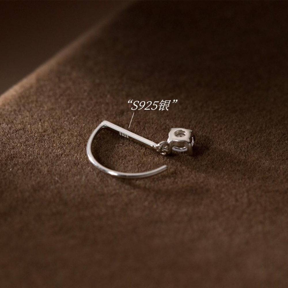 《真愛鍊Cherish 》S925純銀耳環  D字造型耳勾耳掛式耳環  鑲嵌精美鋯石-細節圖5