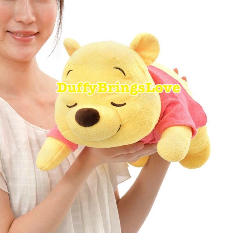 《現貨》迪士尼正版 趴睡維尼 抱枕 寶寶專用 維尼 小熊維尼 短毛 閉眼維尼 玩偶 娃娃 睡覺娃娃-細節圖2