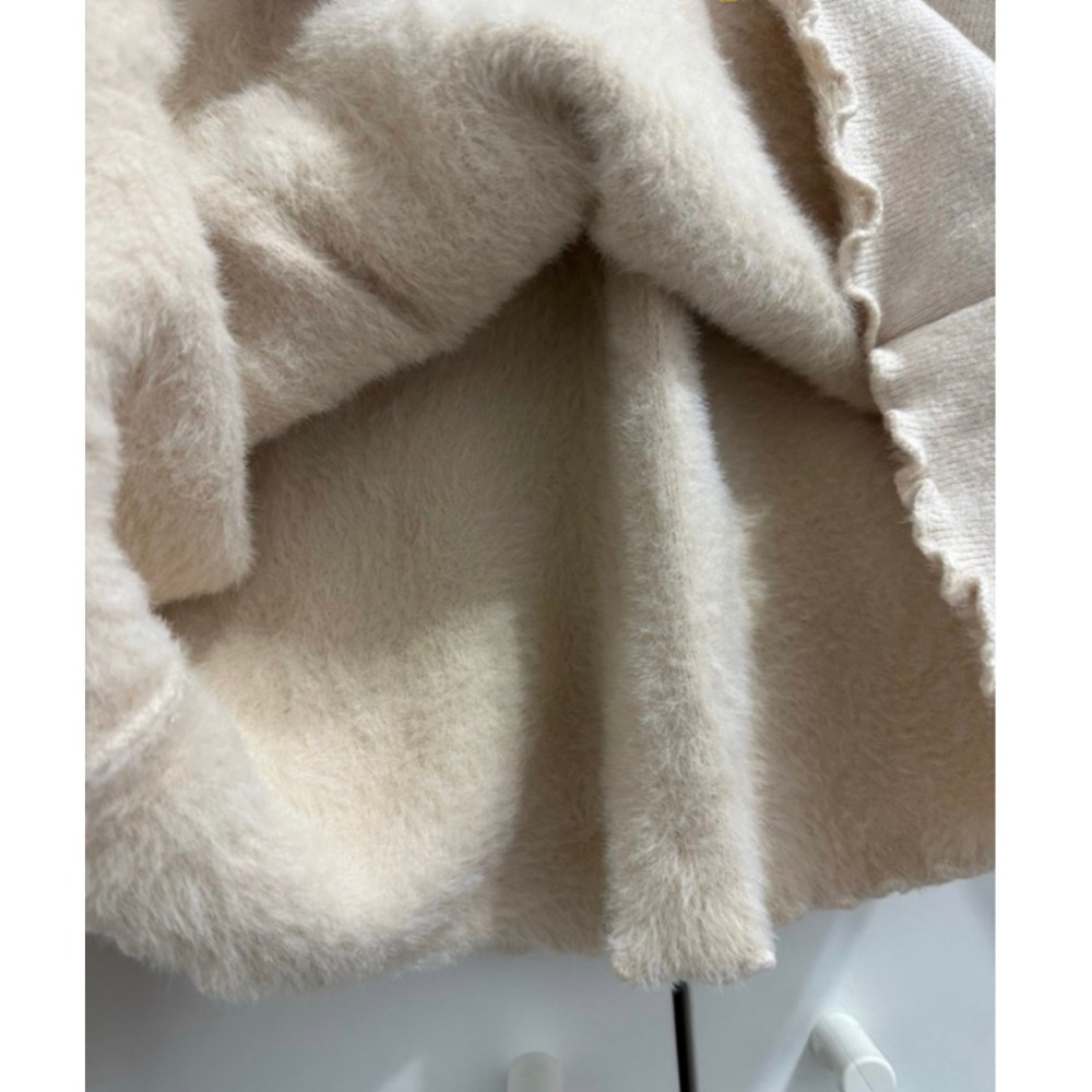 編號1 水貂毛高領上衣 內搭 刺繡設計 木耳邊上衣內搭 米色-細節圖2