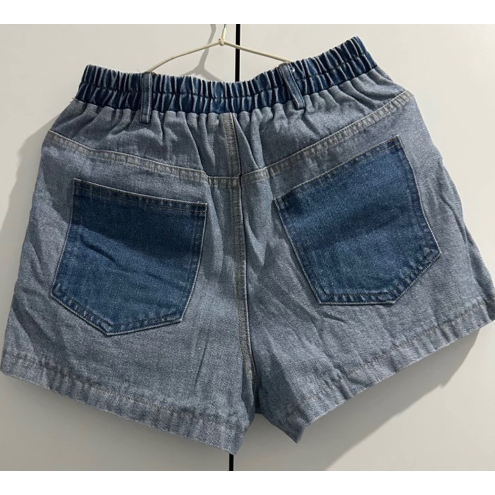 ￼編號14 韓國設計🇰🇷撞色口袋顯瘦牛仔短褲（S碼）-細節圖2
