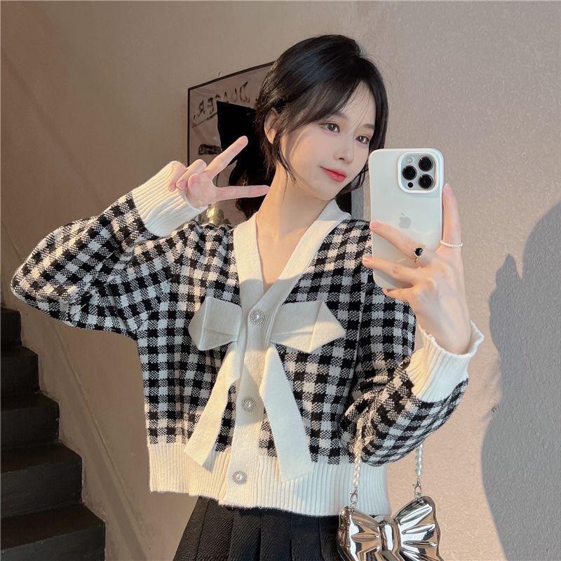 YAN台灣女裝現貨 格紋蝴蝶結外套 針織上衣 排扣上衣 彩色方塊 ootd aifei-細節圖3