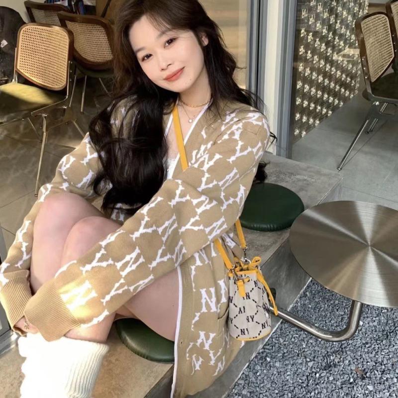 YAN女裝現貨實拍！洋基針織外套 ny外套 基本款 長版外套 休閒外套 彩色方塊 ootd-細節圖4