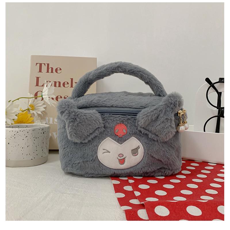 🆈🅰🅽現貨秒出 痞幼同款~粉嫩可愛毛絨化妝包女大容量卡通便攜收納包旅行盥洗包-細節圖5