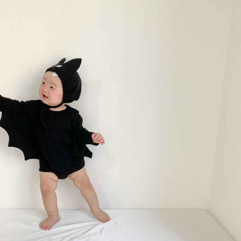 🆈🅰🅽現貨 蝙蝠造型 嬰兒衣服 寶寶裝 嬰兒服 嬰兒 萬聖節ins風萬聖節嬰兒連身衣2023秋季寶寶外出包屁衣-細節圖3