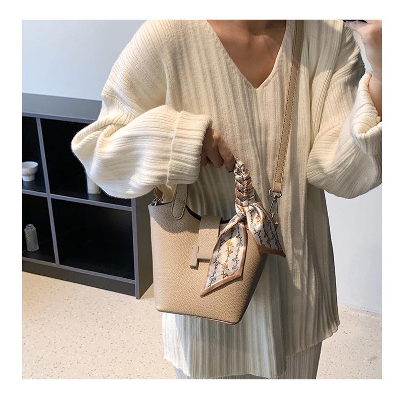 🆈🅰🅽現貨實拍 復古小眾設計包包女2023新款時尚斜背水桶包洋氣百搭菜籃包 菜籃子 品牌風 包包 手提包 肩背包-細節圖5