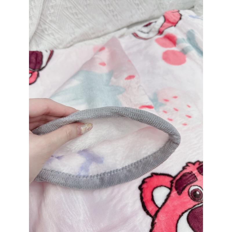 🆈🅰🅽現貨實拍 卡通 幼兒園 幼稚園 毛毯 沙發 棉被 法蘭絨 交換禮物 兒童毛毯 牛奶絨休閒 蓋毯 托嬰 午睡毯 毯子-細節圖3
