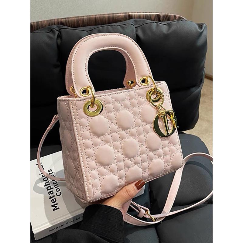 🆈🅰🅽現貨實拍 今年流行包包女2023新款時尚高級感單肩斜背包洋氣粉紅手提戴妃包-細節圖9