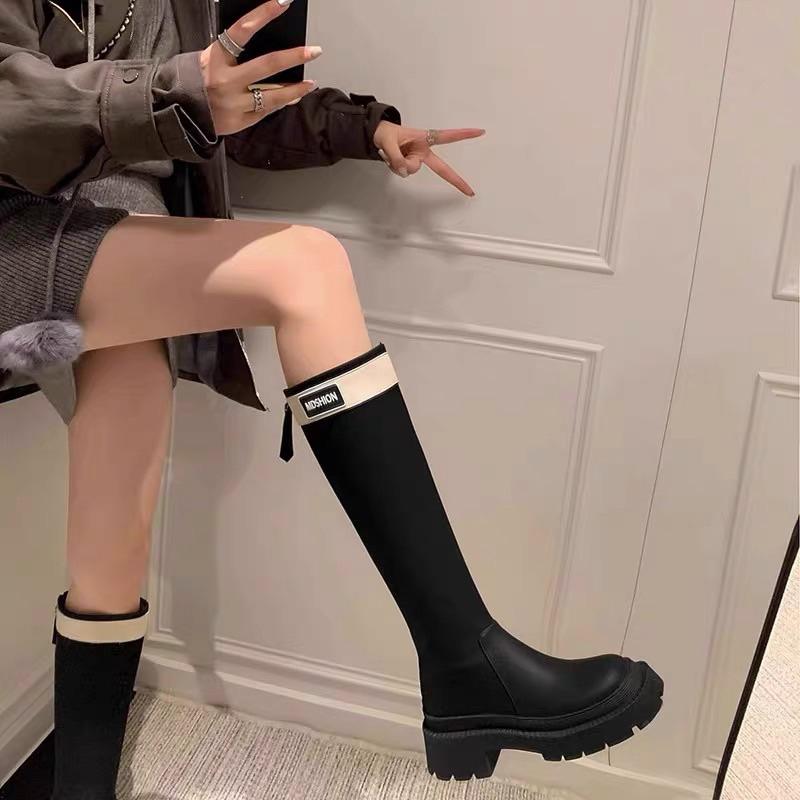 🆈🅰🅽現貨實拍 黑色長靴女2023秋冬新款拼色字母休閒長靴英倫風厚底高筒騎士靴-細節圖2