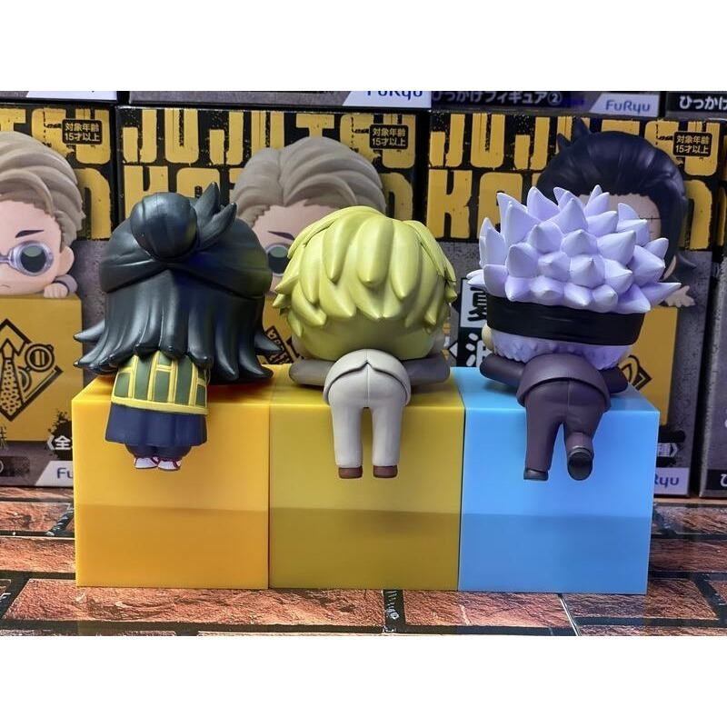 【模販珍藏館】*現貨* FURYU 景品 咒術迴戰 五條悟 七海建人 夏油傑 Q版 趴姿 吊掛 桌緣 小公仔-細節圖2