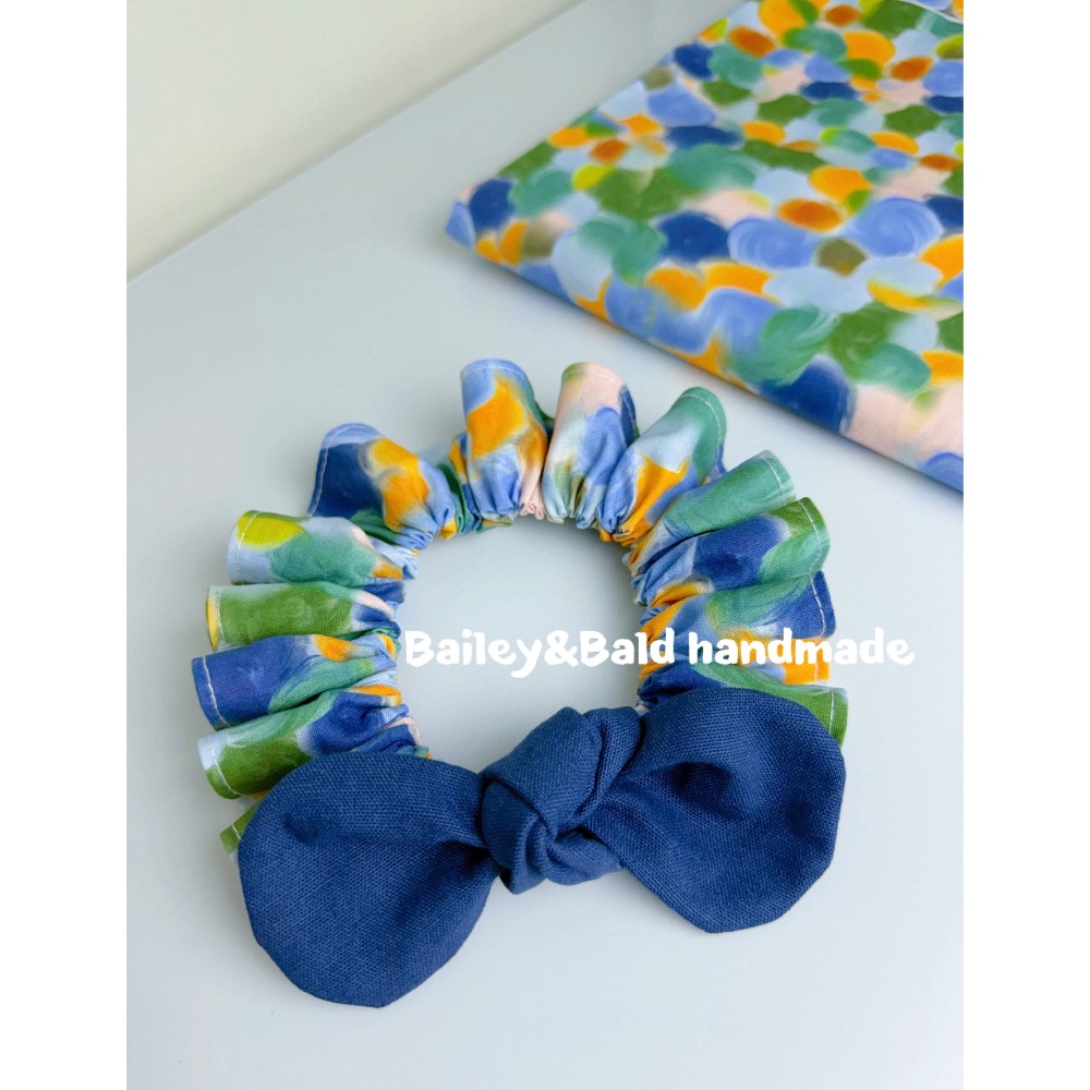 夏沐 ｜寵物花圈｜貝利和光頭妹手作領巾-細節圖3