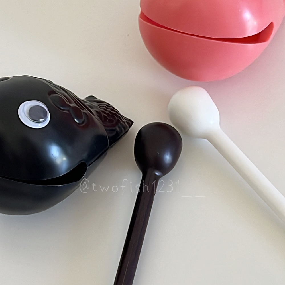 現貨 超可愛 小木魚 吊飾 搞怪 療癒小物 居家裝飾 辦公室裝飾-細節圖2