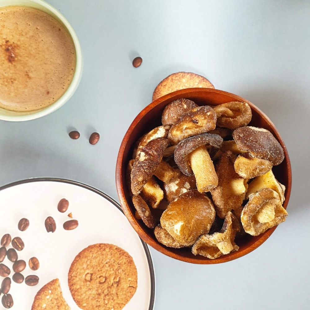 現貨 零食 蔬果脆片 香菇脆片 快速出貨 伴手禮  聖誕節 年貨💖嘟嘟本舖💖 熱銷現貨65g香菇蔬果餅乾 香菇乾-細節圖3