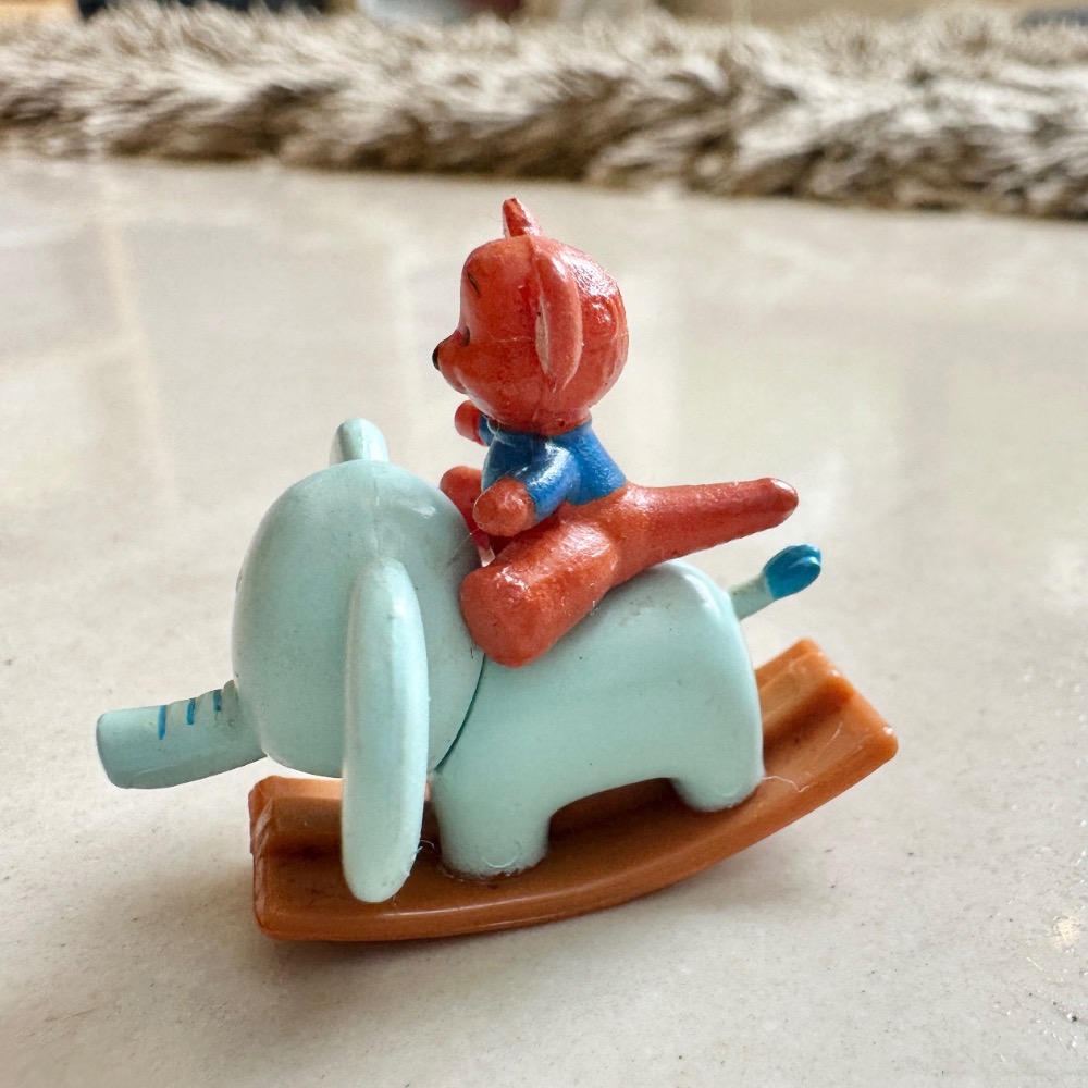 蘿絲車庫：復古扭蛋玩具 絕版迪士尼 小飛象與小袋鼠-細節圖2