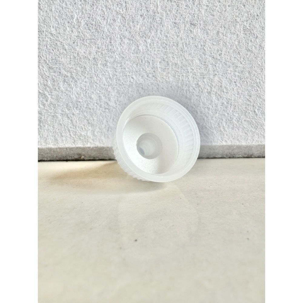 蘿絲車庫：全新 24mm24牙 PE半透明尖頭旋轉蓋-細節圖3