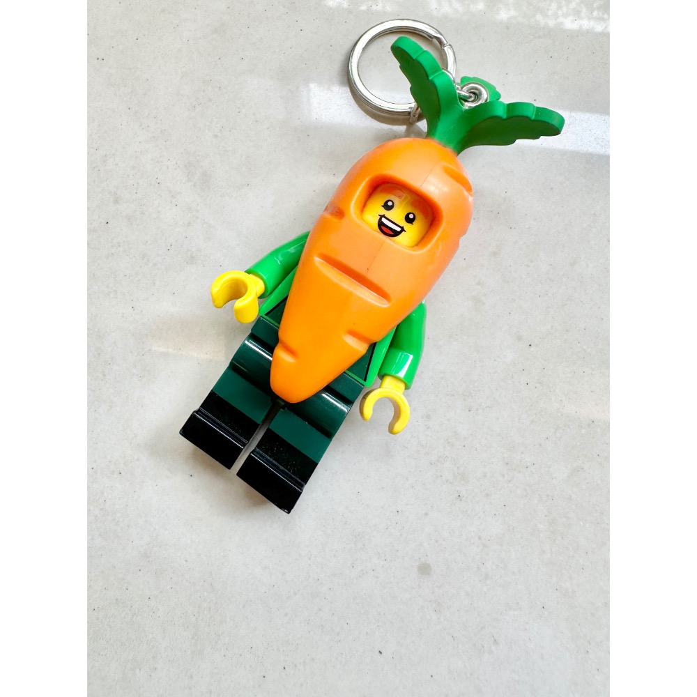 蘿絲車庫：近新 正版樂高LEGO蘿蔔人照明吊飾鑰匙圈-細節圖3