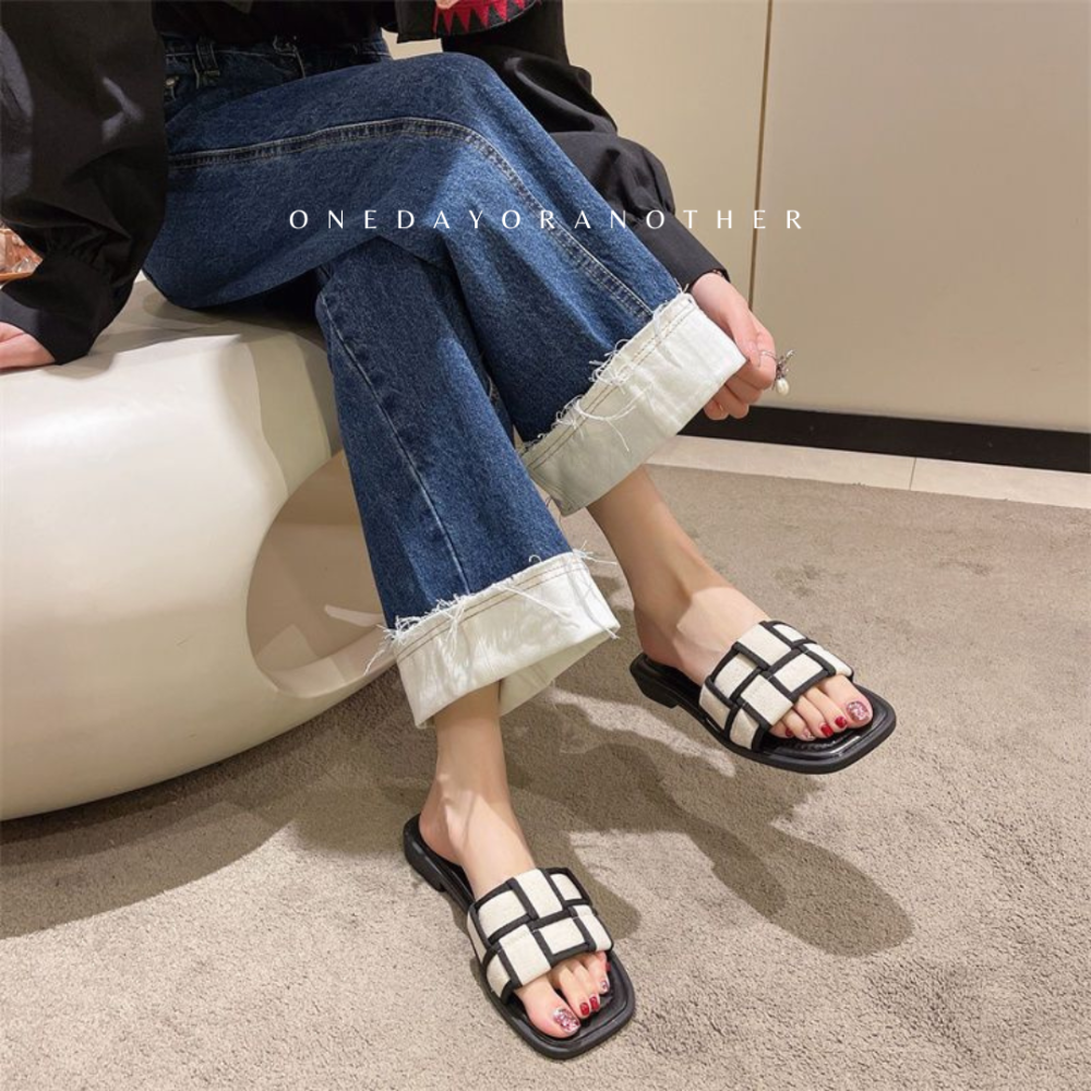 CP值超高👍韓版方頭格子黑白滾邊 軟底方頭 編織拖鞋 涼拖鞋 平底低跟 線條 時尚百搭 休閒拖鞋 低跟涼拖鞋 999B-細節圖3