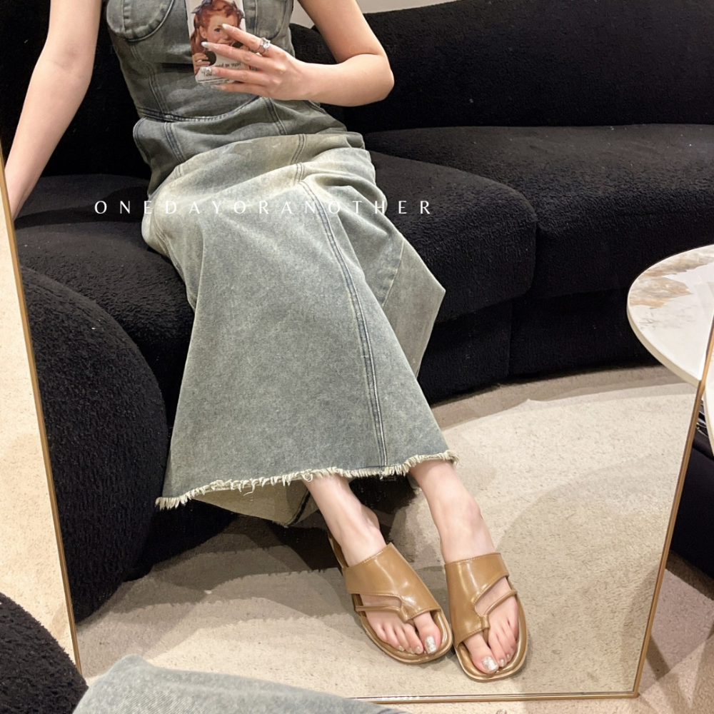 韓國東大門 雙帶 方頭 線條 皮革皮質 軟底 套趾 極簡 一字 細帶 夾腳夾趾 沙灘拖鞋 平底低跟 羅馬 涼鞋D1565-細節圖8