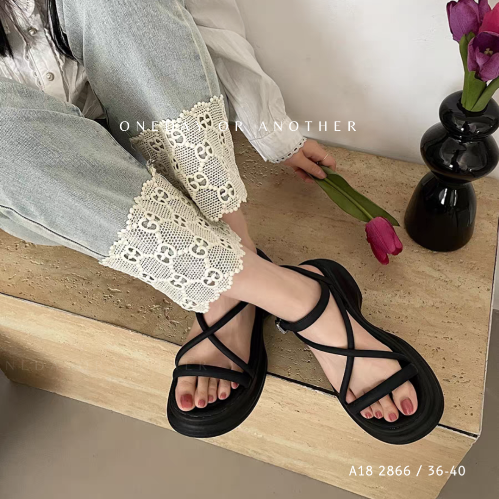 素面線條交叉厚底涼鞋 細帶涼鞋 羅馬鞋 交叉涼拖鞋 休閒兩涼鞋 厚底涼鞋 韓版ins 金屬側釦 基本百搭 D7987-細節圖5