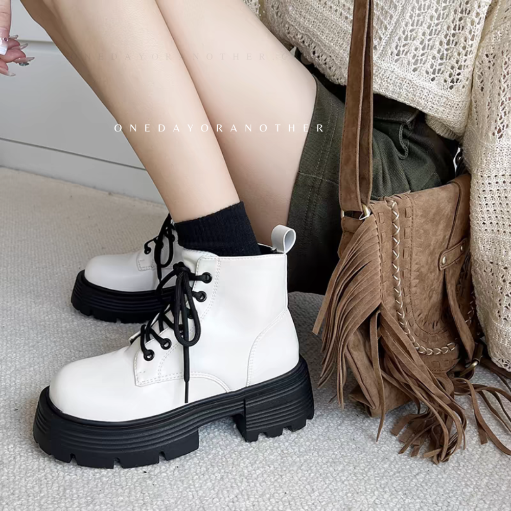厚底綁帶馬汀短靴 中筒靴 厚底靴 切爾西靴 鬆糕靴 靴子 中筒靴 瘦瘦靴 騎士靴 英倫靴 短靴 顯瘦修飾 帥氣AC349-細節圖3