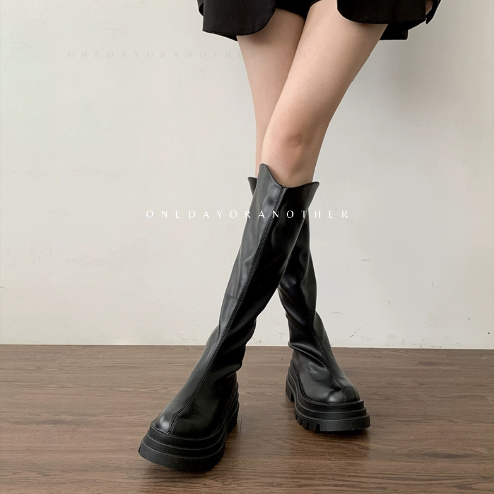 大尺碼 顯瘦V口厚底長靴 皮面V字長靴 V口靴 鬆糕 後拉鍊長靴 低跟靴子 長靴 女鞋 靴子 高筒靴 粗跟靴 D8366-細節圖3