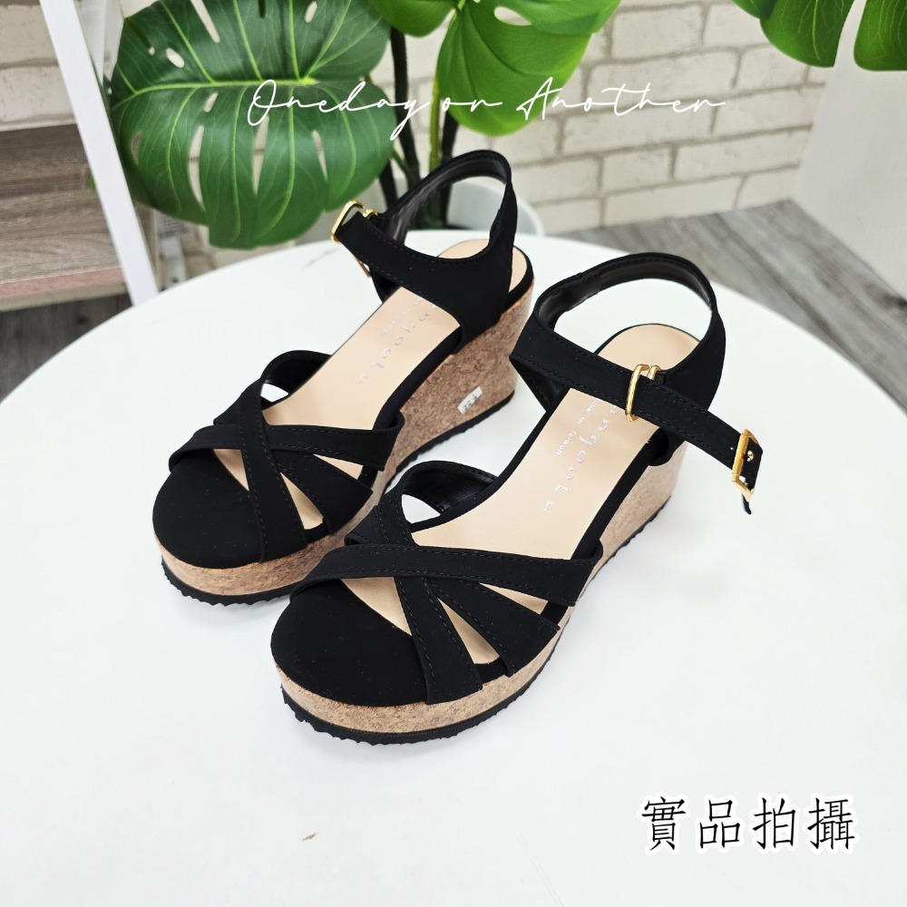 MIT台灣手工鞋 交叉一字帶簍空扣帶涼鞋 鬆糕涼鞋 厚底交叉 厚底涼鞋 厚底拖鞋 楔形涼鞋 高跟涼鞋 坡跟涼鞋 303-規格圖9