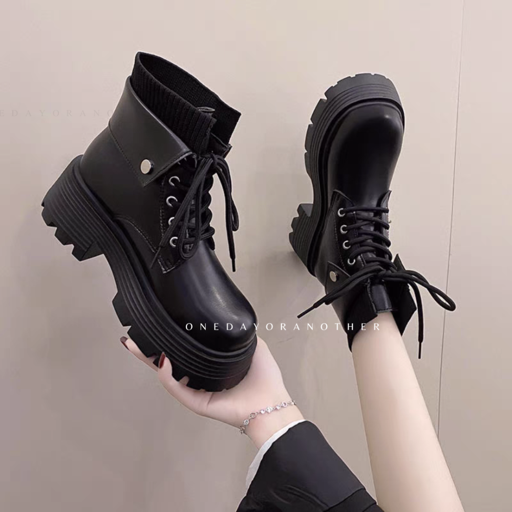 學院風皮革翻摺鈕扣繫帶厚底短靴 馬丁靴 短靴 馬靴 靴子 馬丁鞋 女鞋 鞋子 綁帶中筒靴 瘦瘦靴 韓妞百搭短靴3710-細節圖5