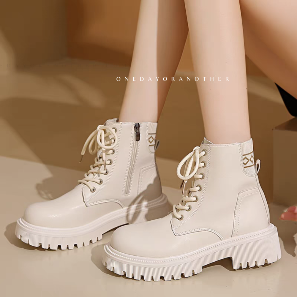 大尺碼36-42 大牌感厚底粗跟短靴 馬丁靴 女鞋 鞋子 綁帶中筒馬丁鞋 粗跟短靴 英倫靴 厚底靴 瘦瘦靴 皮靴4910-細節圖3