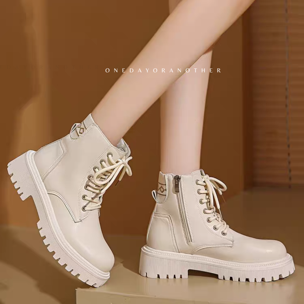 大尺碼36-42 大牌感厚底粗跟短靴 馬丁靴 女鞋 鞋子 綁帶中筒馬丁鞋 粗跟短靴 英倫靴 厚底靴 瘦瘦靴 皮靴4910-細節圖4