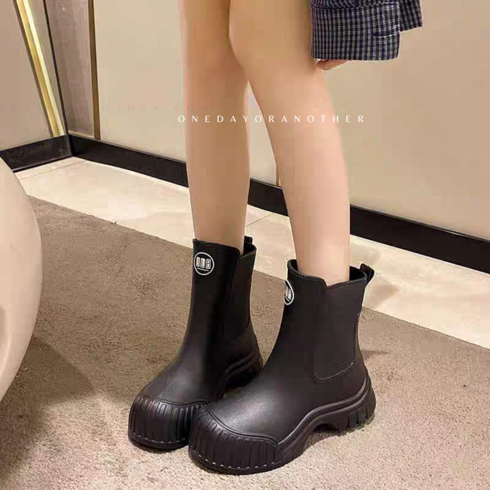 防水雨靴 防水靴 橡膠雨靴 素面 雨鞋 女鞋 鞋子 靴子 雨靴女 女生雨鞋 切爾西靴 防水鞋 防滑雨鞋 中筒靴 818-細節圖4