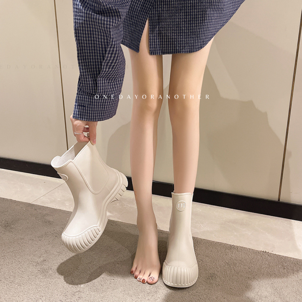 防水雨靴 防水靴 橡膠雨靴 素面 雨鞋 女鞋 鞋子 靴子 雨靴女 女生雨鞋 切爾西靴 防水鞋 防滑雨鞋 中筒靴 818-細節圖8