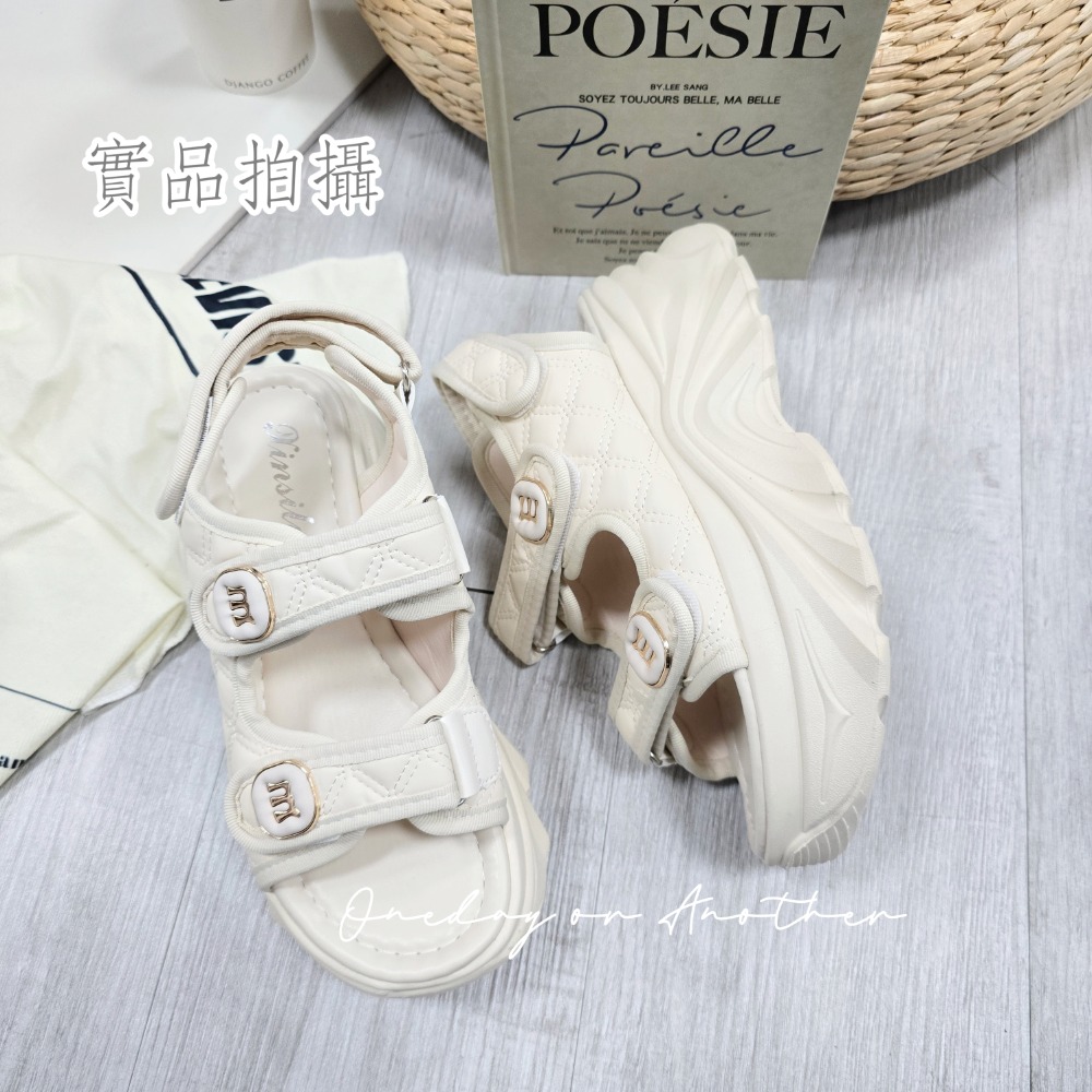 小香風菱格紋魔鬼氈厚底涼鞋 軟底厚底鞋 增高涼鞋 沙灘涼鞋 休閒涼鞋 小香涼鞋 一字涼鞋 厚底涼鞋 魔術貼涼鞋 2477-細節圖7