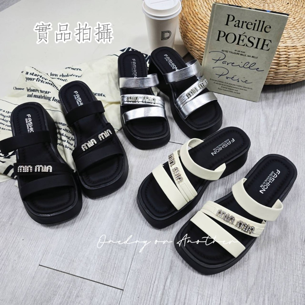 韓版厚底拖鞋 水鑽亮鑽 一字 雙帶 二字拖鞋 軟底拖鞋 增高拖鞋 勃肯鞋 夏日百搭 女生拖鞋 2477-細節圖4