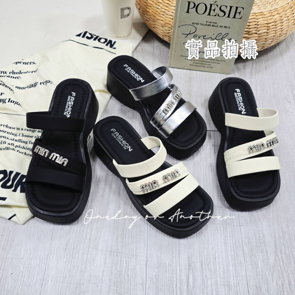 韓版厚底拖鞋 水鑽亮鑽 一字 雙帶 二字拖鞋 軟底拖鞋 增高拖鞋 勃肯鞋 夏日百搭 女生拖鞋 2477-細節圖6