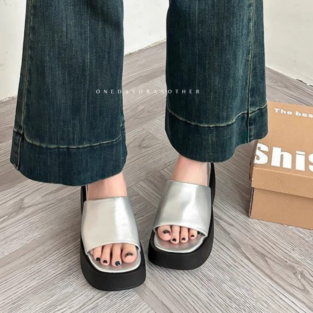 素面皮革一字厚底涼拖鞋 寬版涼鞋 一字寬帶 一片 方頭 休閒拖鞋 止滑 耐磨 平底拖鞋 室內拖鞋 外穿拖鞋 G9811-細節圖5