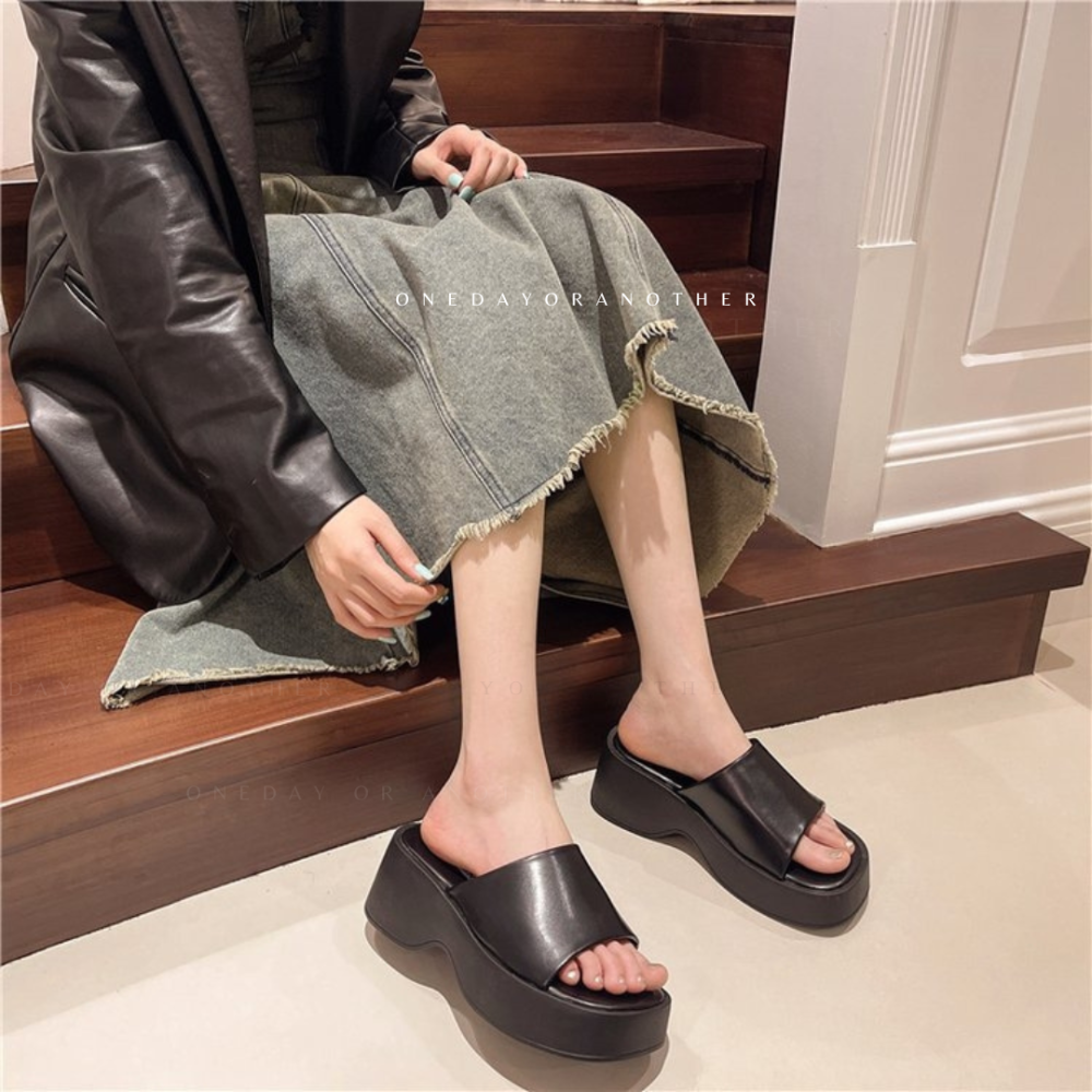 素面皮革一字厚底涼拖鞋 寬版涼鞋 一字寬帶 一片 方頭 休閒拖鞋 止滑 耐磨 平底拖鞋 室內拖鞋 外穿拖鞋 G9811-細節圖7