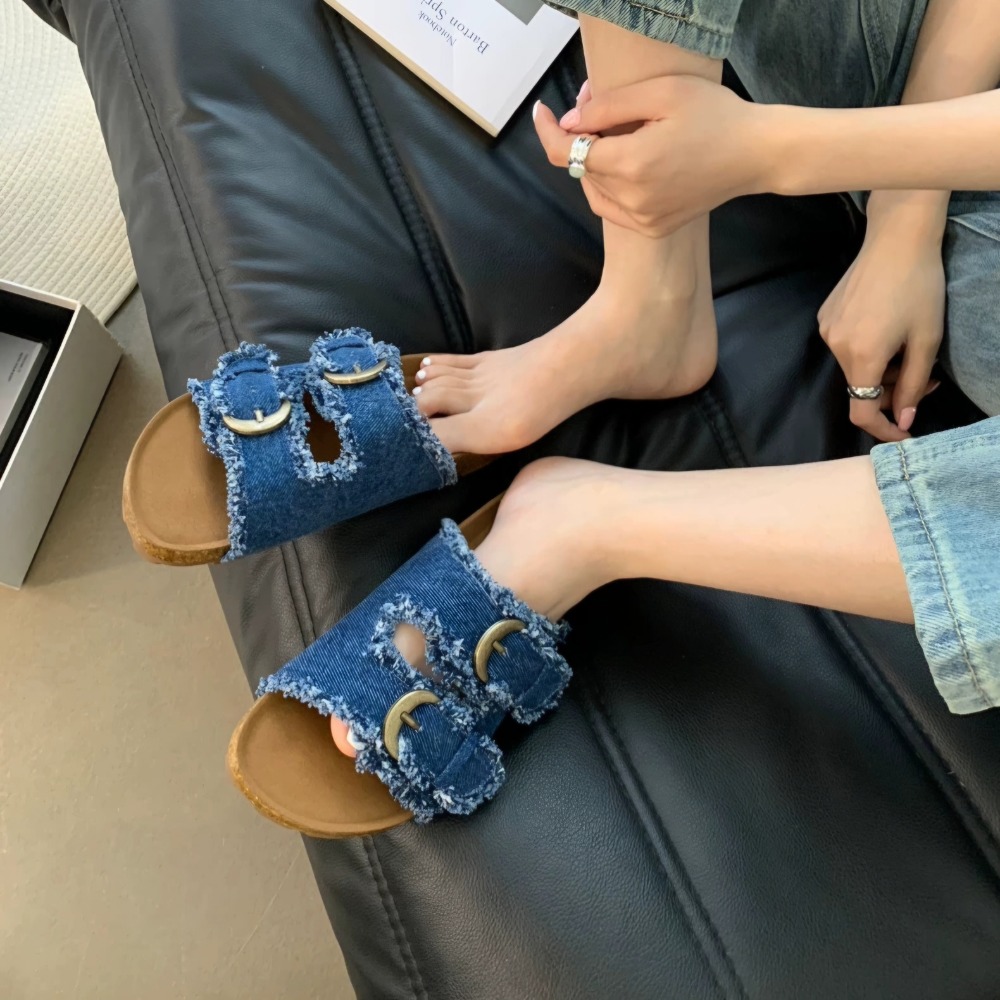 牛仔拖鞋 刷破拖鞋 女拖鞋 雙釦拖鞋 韓系女鞋 夏季涼拖鞋 平底拖鞋 百搭拖鞋 時尚拖鞋 軟底拖鞋 休閒鞋 G9504-細節圖4