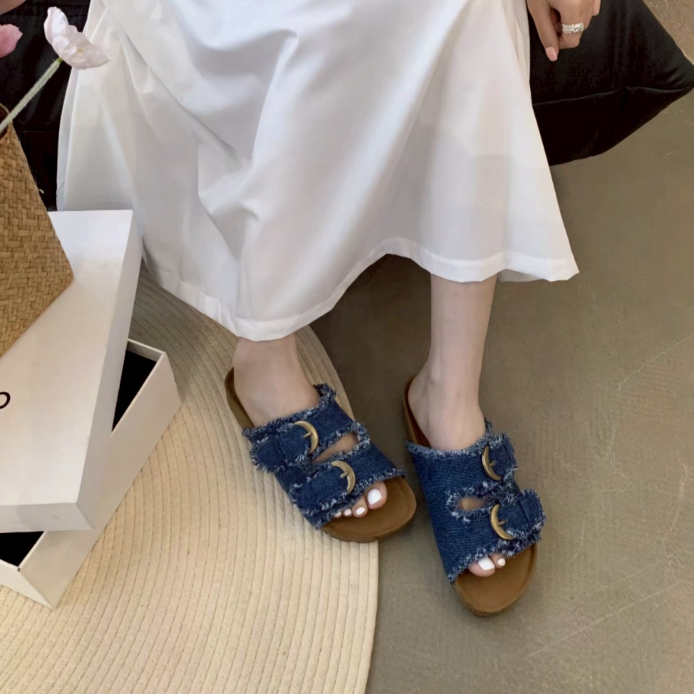 牛仔拖鞋 刷破拖鞋 女拖鞋 雙釦拖鞋 韓系女鞋 夏季涼拖鞋 平底拖鞋 百搭拖鞋 時尚拖鞋 軟底拖鞋 休閒鞋 G9504-細節圖5