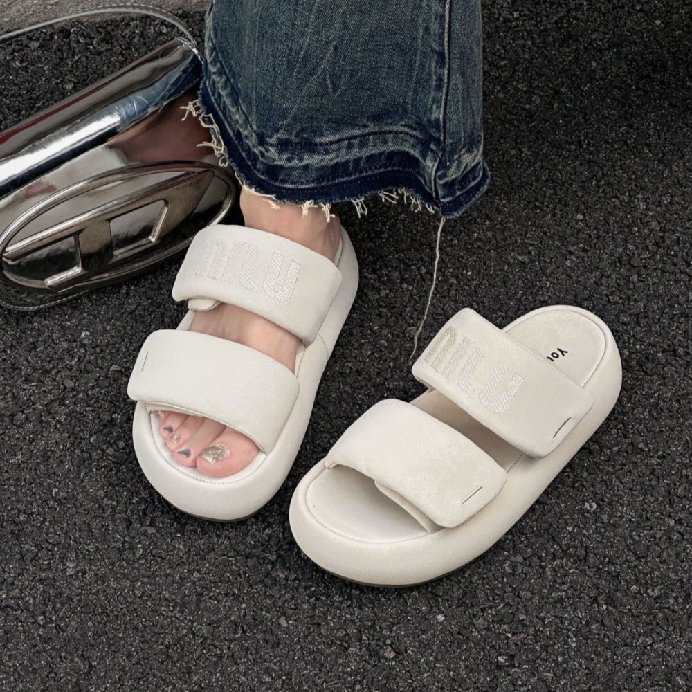 魔鬼氈厚底拖鞋 雙帶懶人涼鞋 韓版百搭休閒女鞋 軟底防滑增高 顯瘦外出居家沙灘拖鞋 時尚舒適必備 25519-細節圖4