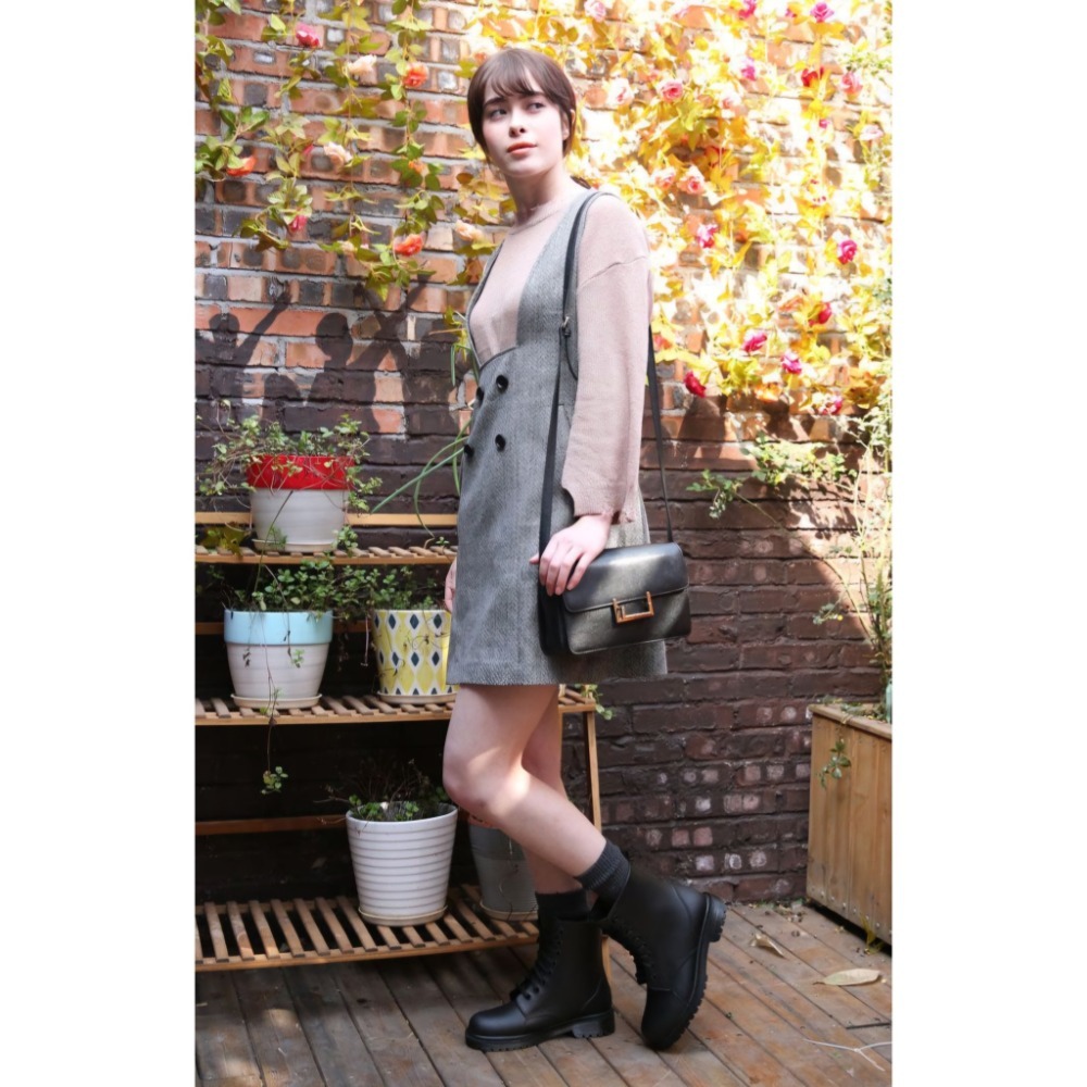 大尺碼44 馬丁靴 女 黑色 中筒靴 厚底靴 工裝靴 軍靴 英倫風 皮革靴 高筒靴 韓系靴子 學生靴 百搭靴 Y829-細節圖2