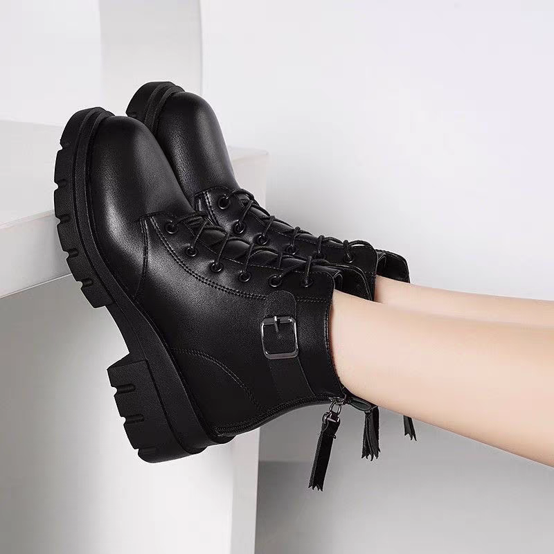 簡約皮革扣環繫帶高跟短靴 後拉鍊 英倫風 厚底馬丁靴 圓頭粗跟 馬丁靴 拉鍊靴子 百搭 增高靴 短靴 踝靴-細節圖6